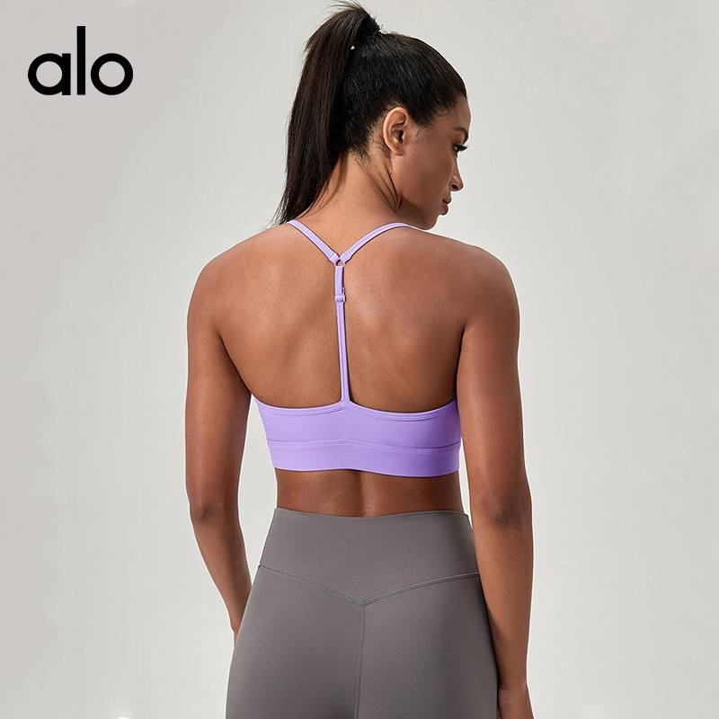 Alo Bra Review: Seamless Yoga Support With Stylish Medium-Impact Fit